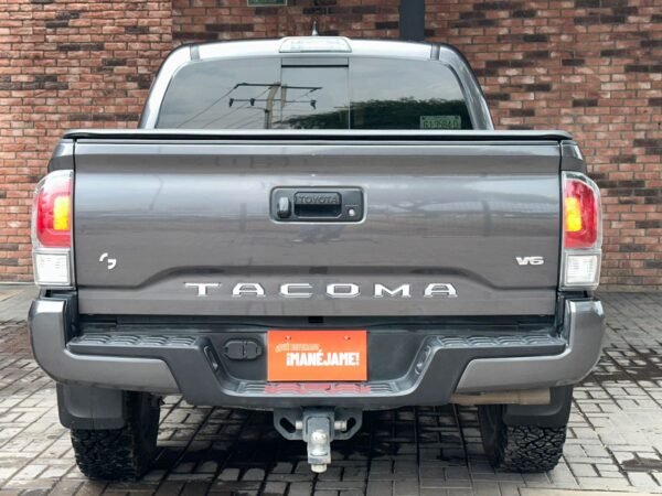 TOYOTA TACOMA