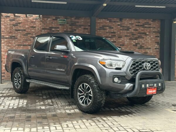 TOYOTA TACOMA