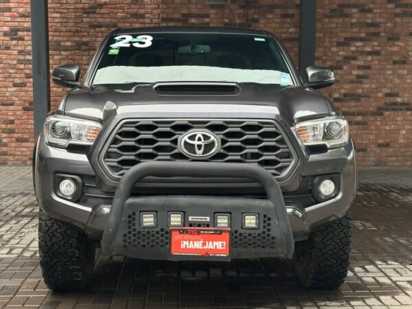 TOYOTA TACOMA