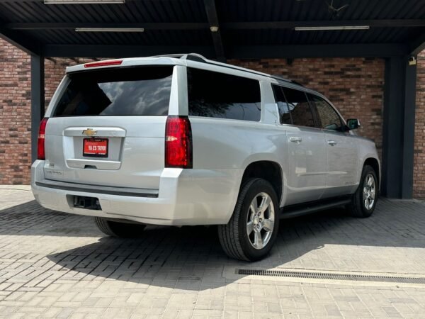 CHEVROLET SUBURBAN