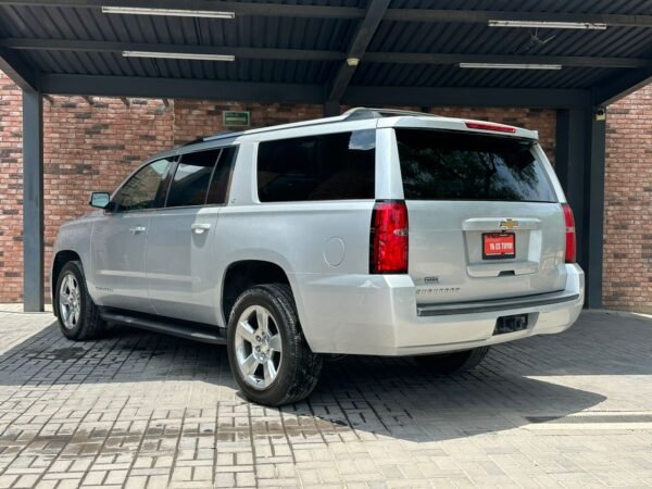 CHEVROLET SUBURBAN