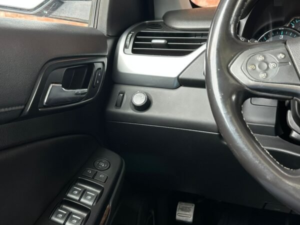 CHEVROLET SUBURBAN