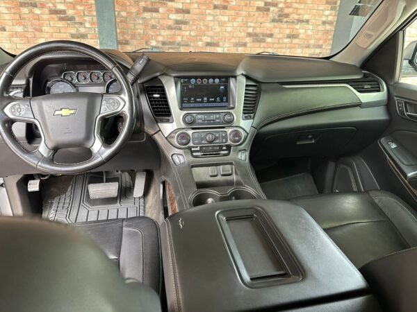 CHEVROLET SUBURBAN
