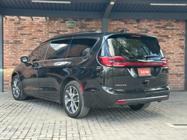 CHRYSLER PACIFICA