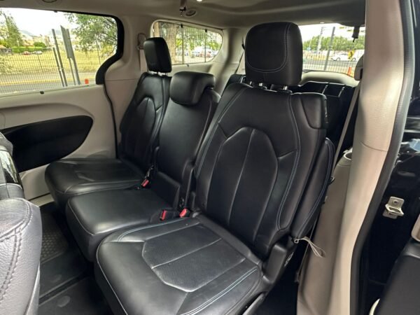 CHRYSLER PACIFICA