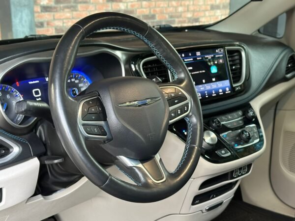 CHRYSLER PACIFICA