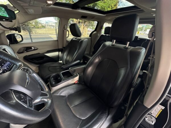 CHRYSLER PACIFICA