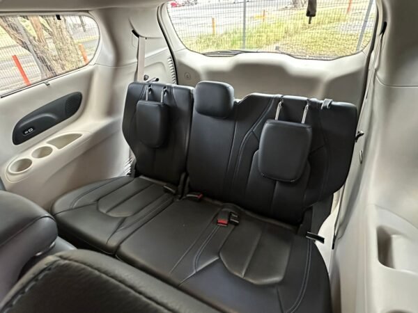 CHRYSLER PACIFICA