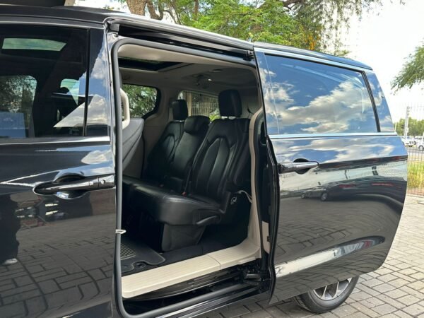 CHRYSLER PACIFICA