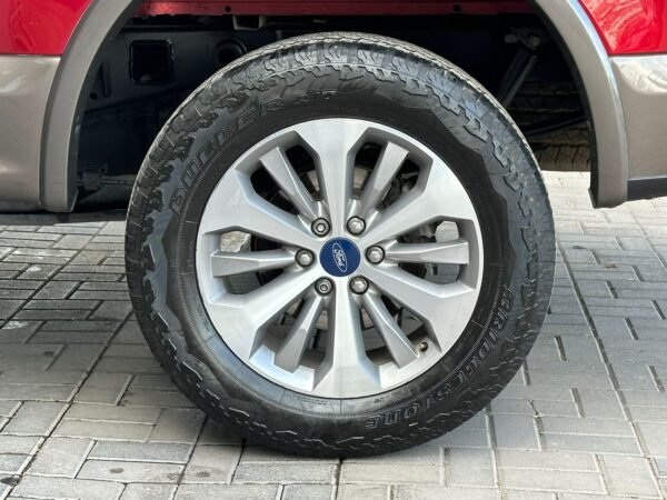 FORD LOBO