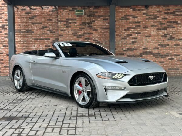 FORD MUSTANG