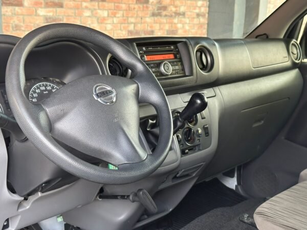 NISSAN URVAN