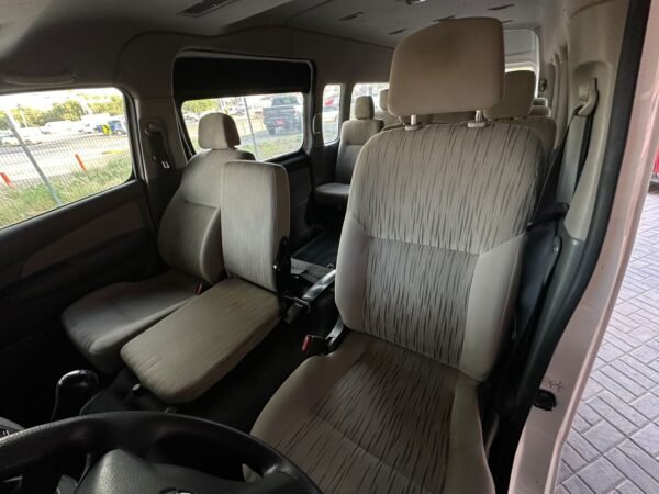 NISSAN URVAN