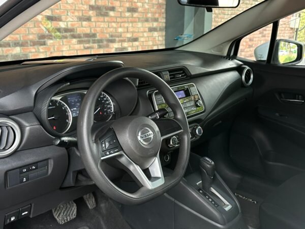NISSAN VERSA