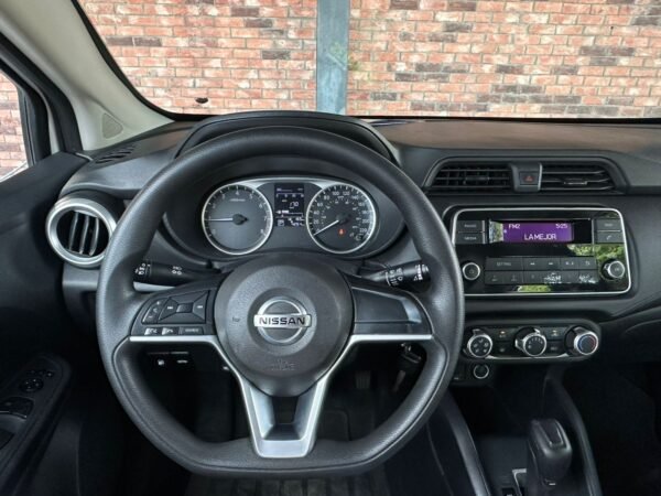 NISSAN VERSA