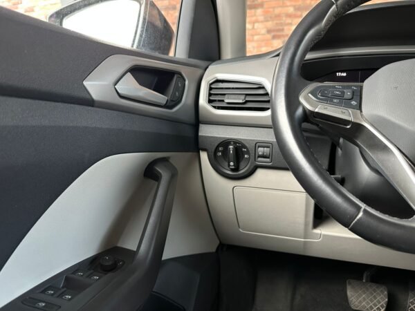 VOLKSWAGEN TAIGUN