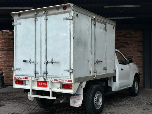 NISSAN NP300