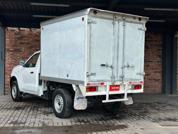 NISSAN NP300