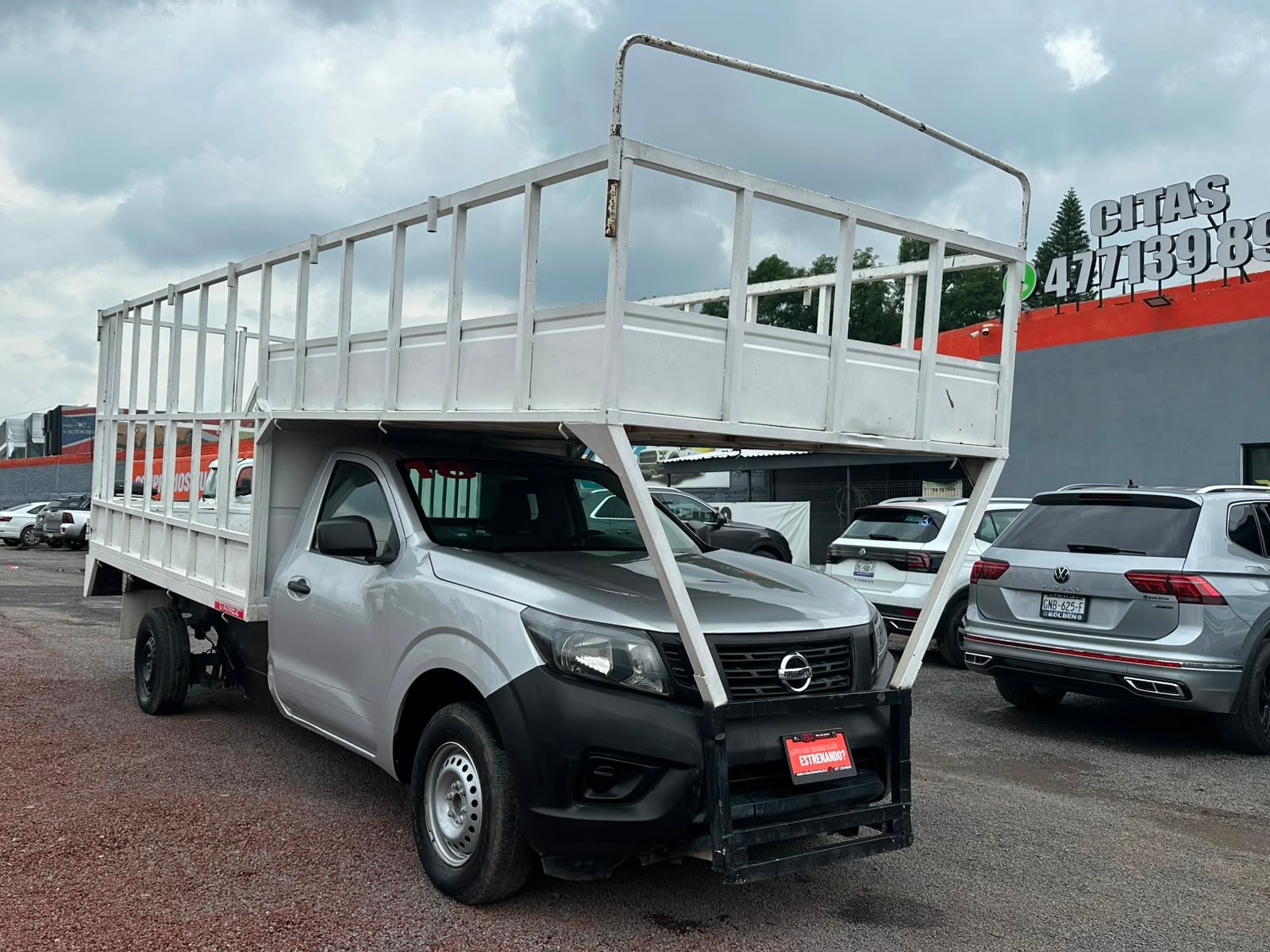 NISSAN NP300