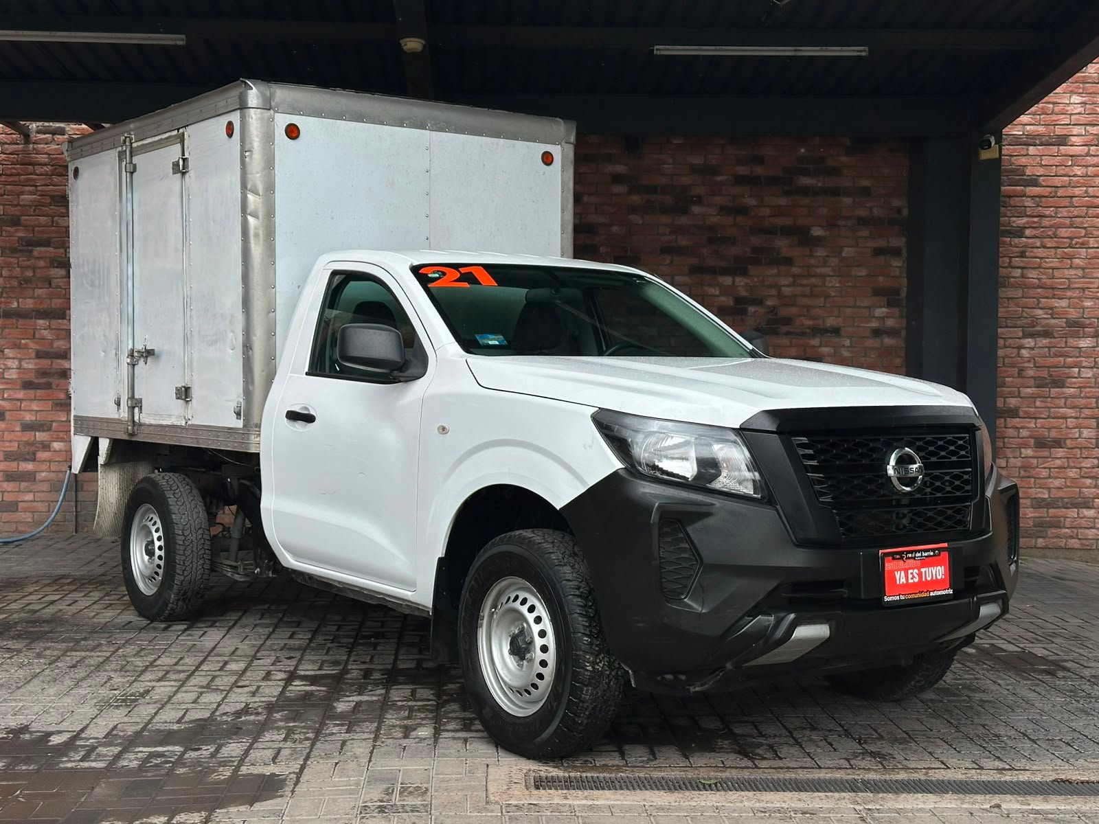NISSAN NP300
