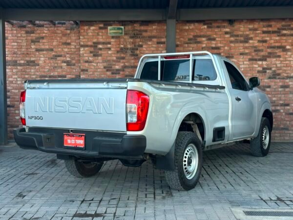 NISSAN PICK UP