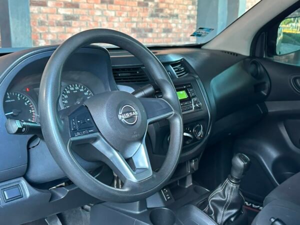 NISSAN PICK UP
