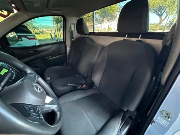 NISSAN PICK UP