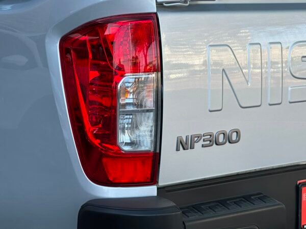 NISSAN PICK UP