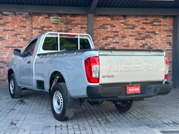 NISSAN PICK UP