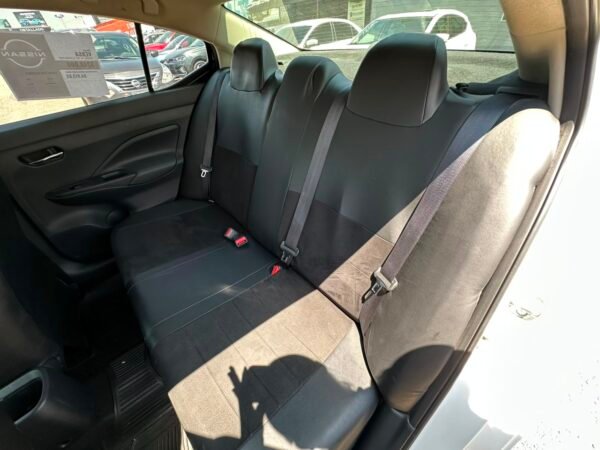 NISSAN VERSA