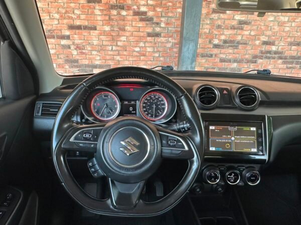 SUZUKI SWIFT