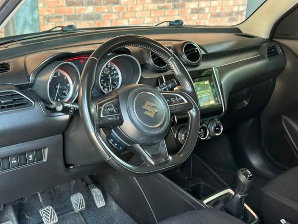 SUZUKI SWIFT