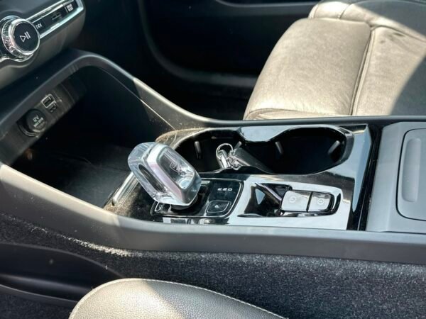 VOLVO CX-40