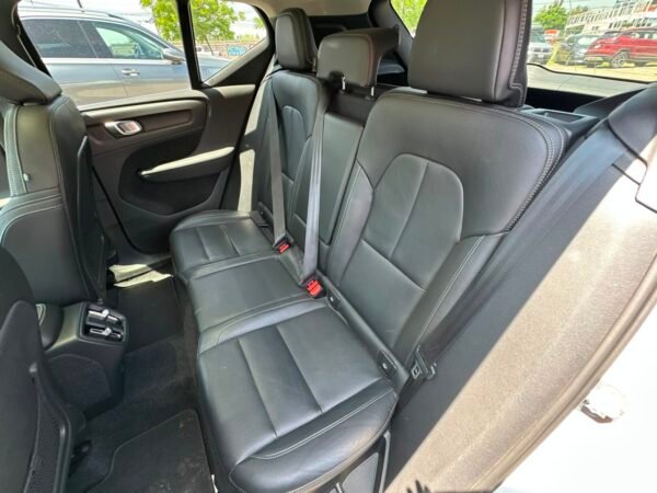 VOLVO CX-40
