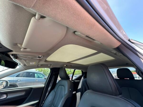 VOLVO CX-40