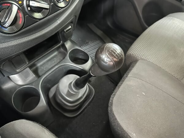 NISSAN NP300