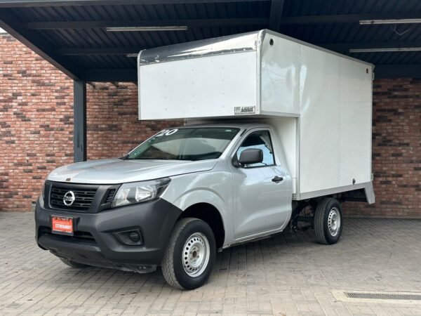 NISSAN NP300