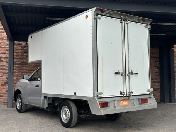 NISSAN NP300