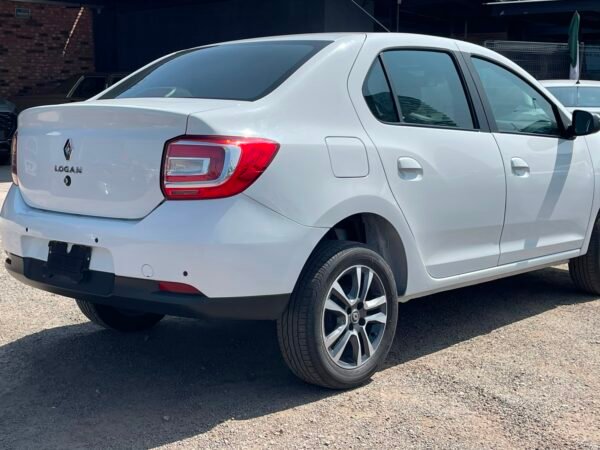 RENAULT LOGAN