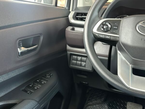 TOYOTA AVANZA