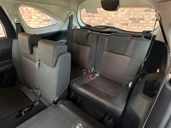 TOYOTA AVANZA