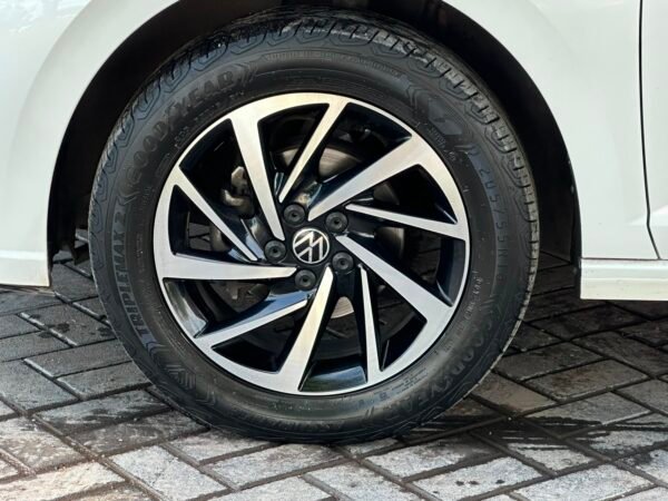 VOLKSWAGEN VIRTUS