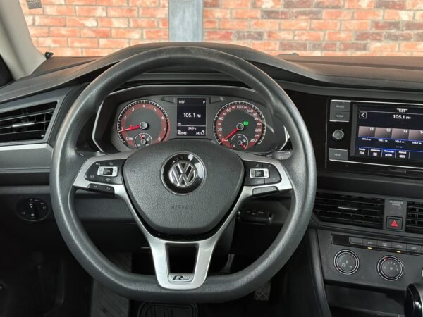 VOLKSWAGEN JETTA