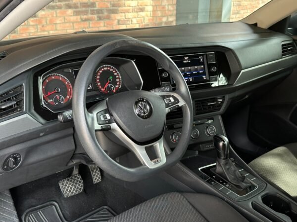 VOLKSWAGEN JETTA
