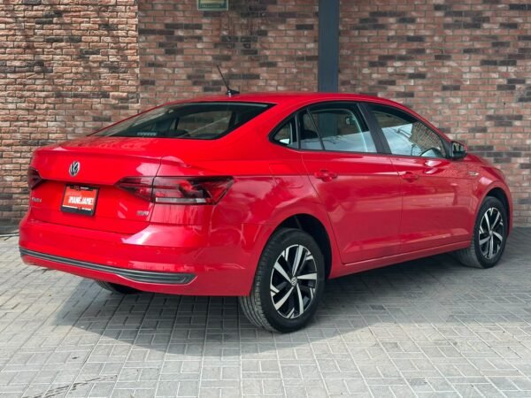 VOLKSWAGEN VIRTUS