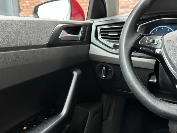 VOLKSWAGEN VIRTUS