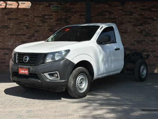 NISSAN NP300